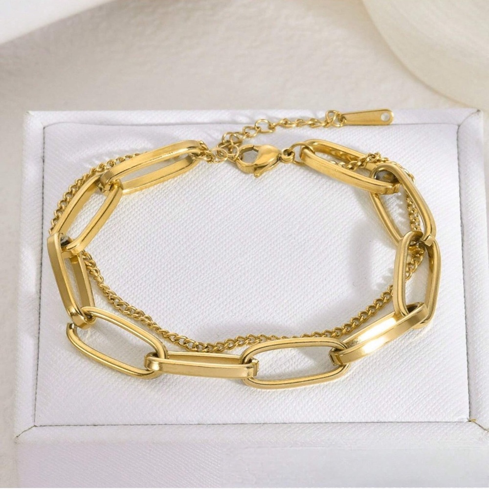 Elegant stainless steel bracelet